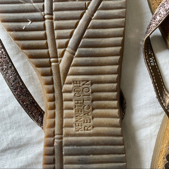 Kenneth Cole Reaction Golden Brown Flip Fl… - Picture 4 of 9